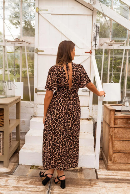 Sofia™ | Flowing Leopard Print Maxi Dress